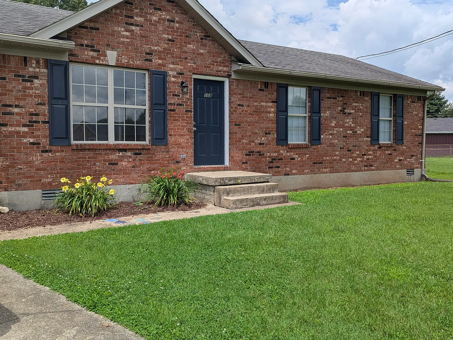 108 Cecil Ct — Photo 1