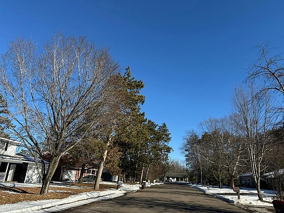 4th image of 112 Villa Dr