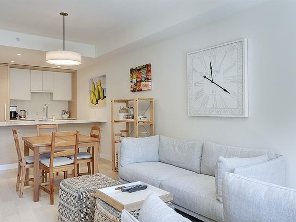 2nd image of 530 Michigan St #107