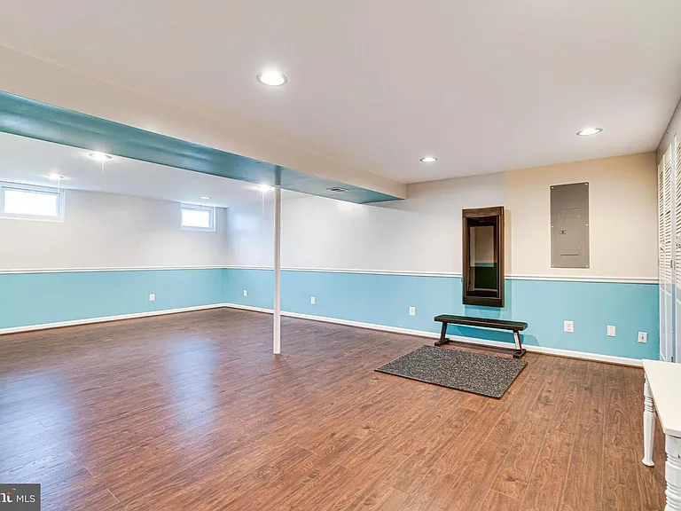 3022 Dower House Dr — Photo 45