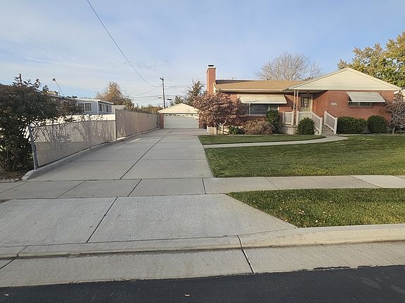 3rd image of 865 E Mar Jane Ave
