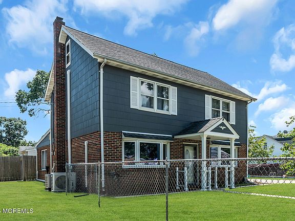 3rd image of 857 Stapleton Avenue