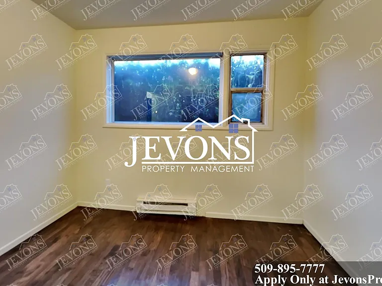 3571 E B St — Photo 15