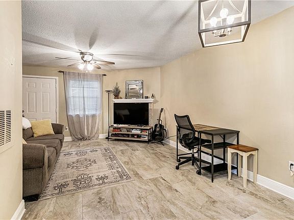 3rd image of 713 Heavens Dr APT 6