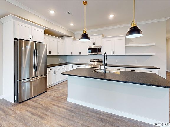 4th image of 104 Sierra Bay Dr #5F