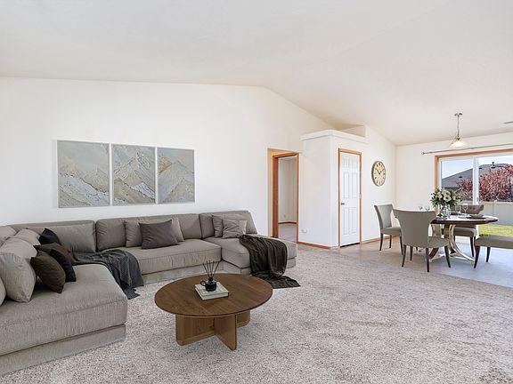 2nd image of 6204 Woodbine Dr