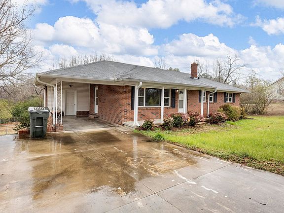 3rd image of 502 Lakeview Hts