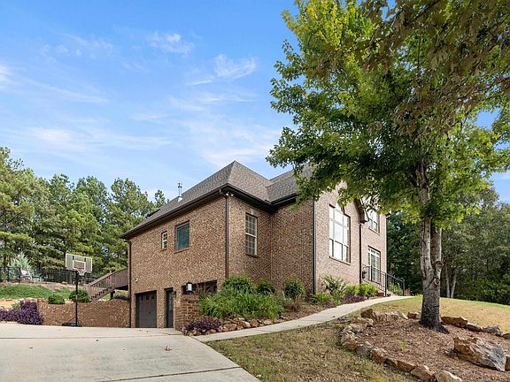 3rd image of 349 Emerald Ln