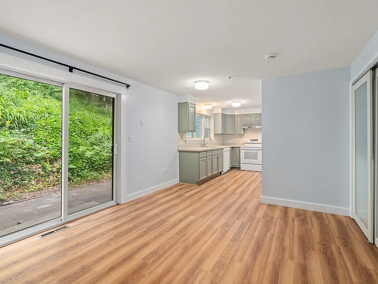 Kitchen/family room