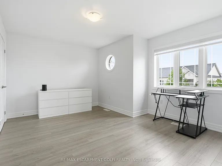 45 Dominion Cres — Photo 14