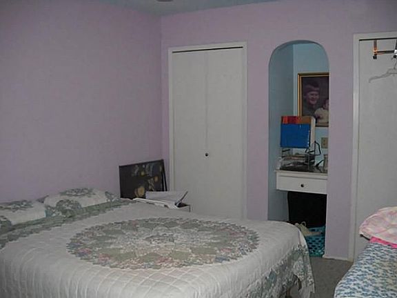 5th image of 151 Price Dr
