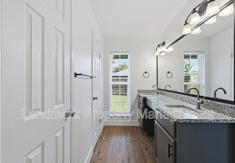 4349 Altamesa Blvd — Photo 13
