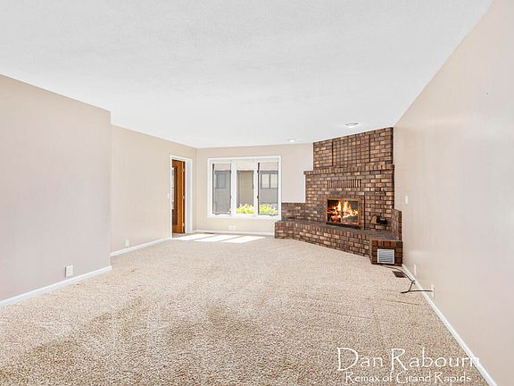 4th image of 3279 Johnson Ct SW