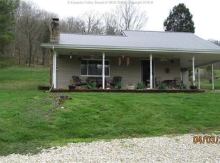 267 Tyler Creek Rd, Salt Rock, WV 25559