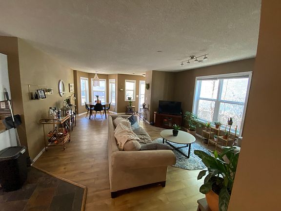 Large Bay and living room windows for great natural light
