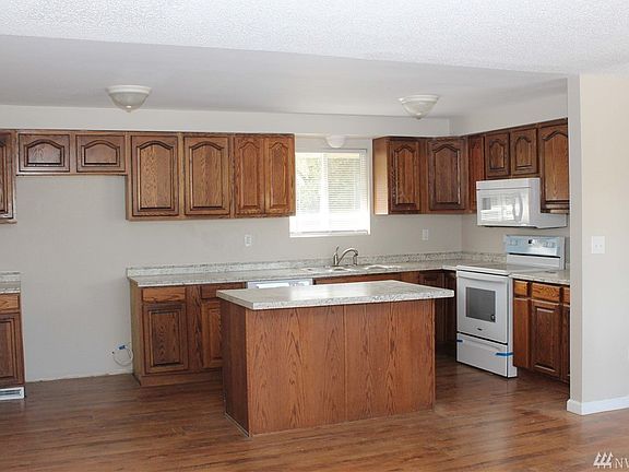 5th image of 18 Lindwood St NE
