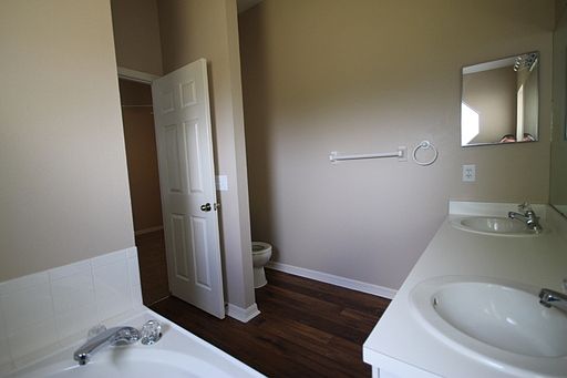 2nd image of 1301 Brahma Dr