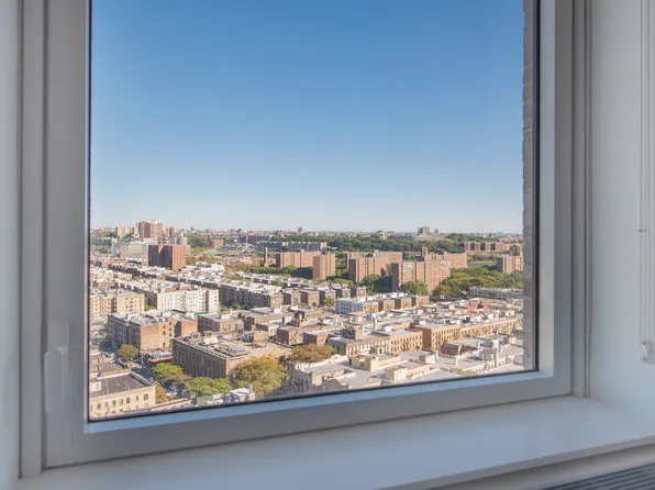 4650 Broadway image 3 of 23