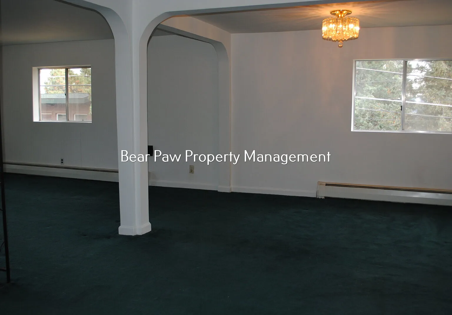 3 bed, 1.0 bath, 2000 sqft, $2,440 — Photo 3