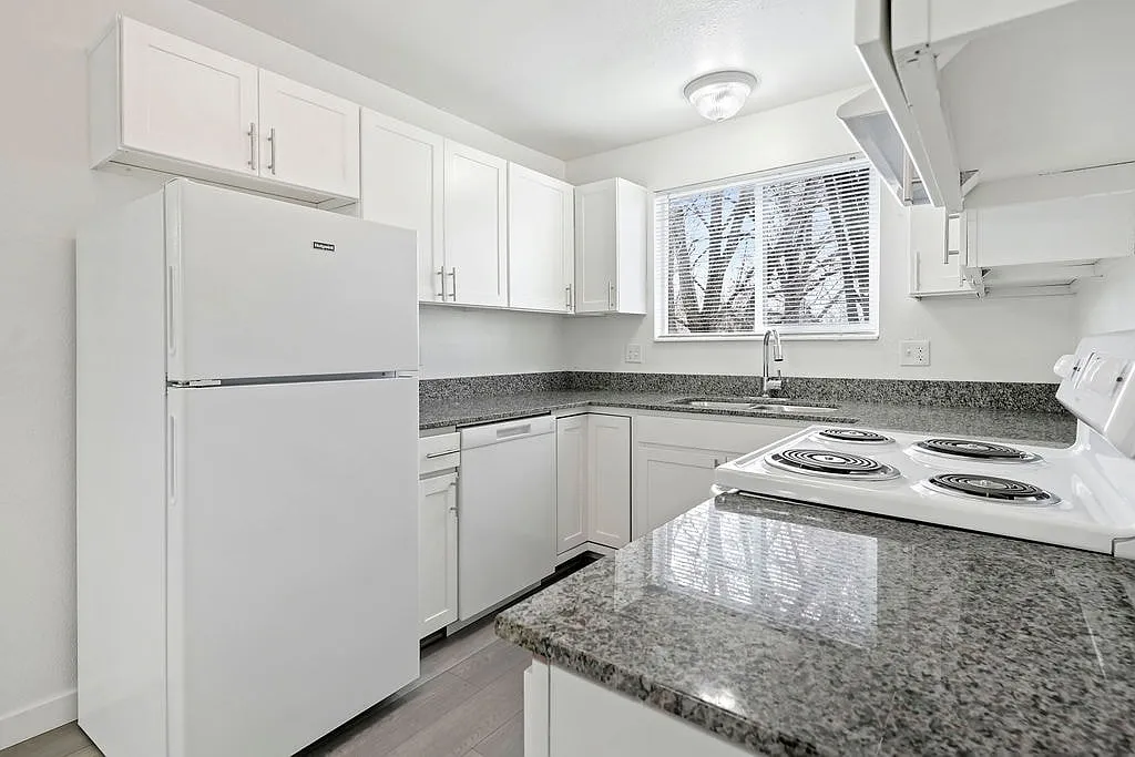 Mark Twain Apartments — Photo 4