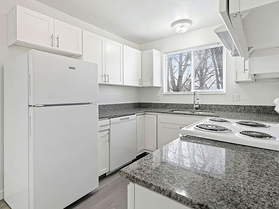 4th image of 4639 S Sunstone Rd #103