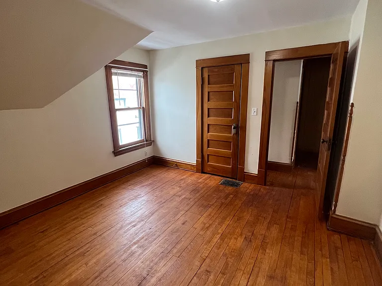 912 Merritt Ave #A — Photo 4