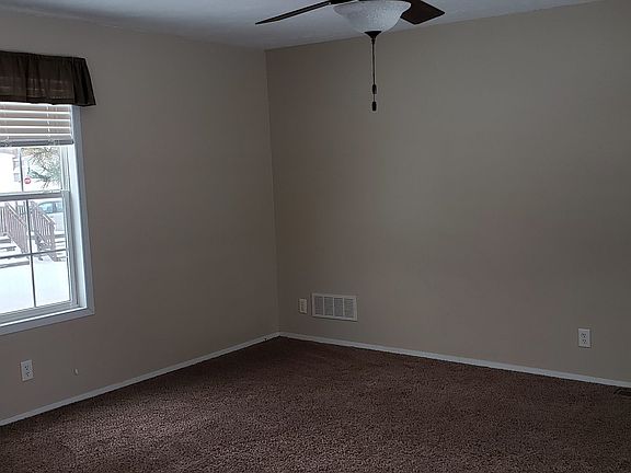 5th image of 516 Courtland Ln #29