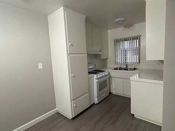3rd image of 1511 W Palmyra Ave APT K