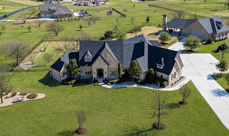 1st image of 301 Rustic View Ln