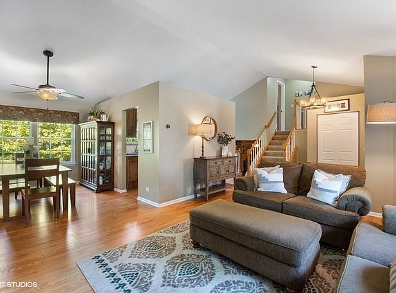 4th image of 469 Cromwell Ct