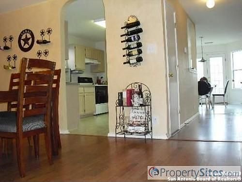 3rd image of 5118 Crestwood Hill Dr