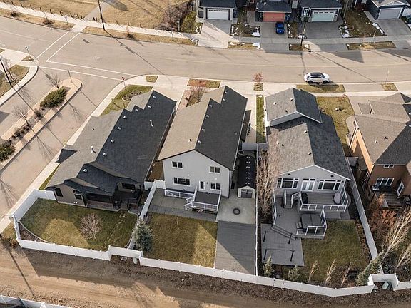 3rd image of 205 SW Van Slyke Way