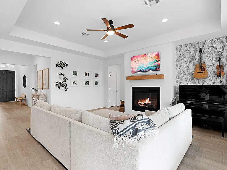 1368 Pink Granite Blvd — Photo 3