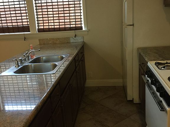 2nd image of 1011 S B St APT 5