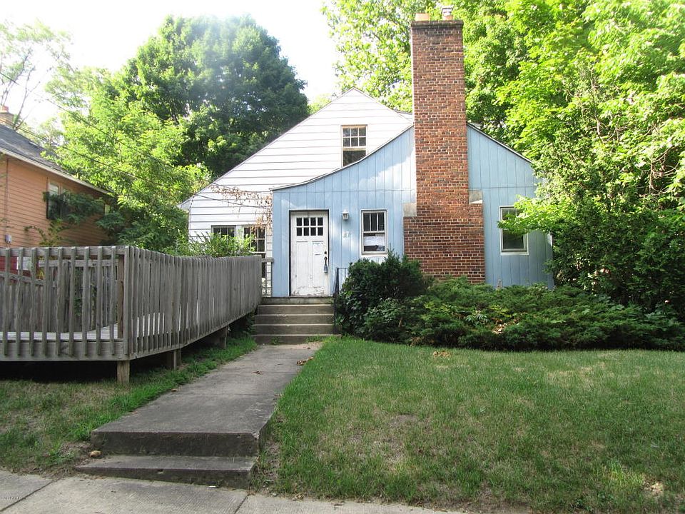 1st image of 27 Stayman St