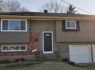 16 Craig Rd, Islip Terrace, NY 11752