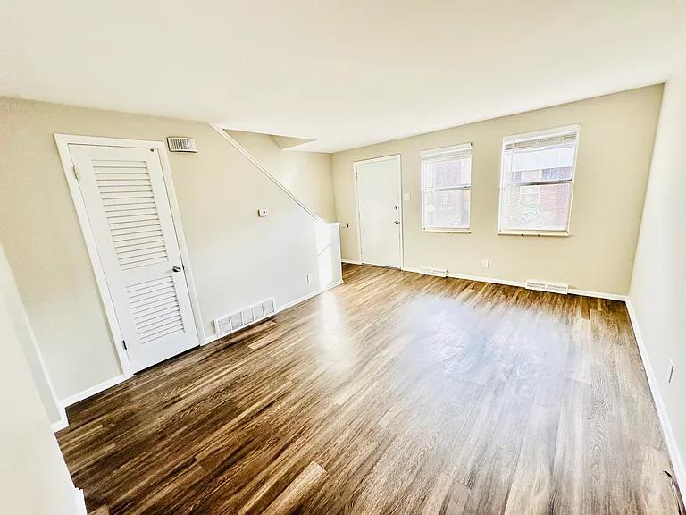 Step into a sunlit living area that promises comfort and style. Step into a sunlit living area that promises comfort and style.