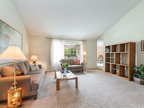 4th image of 1321 Estes Dr