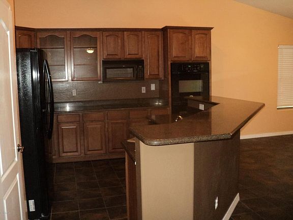 5th image of 25548 W Magnolia St