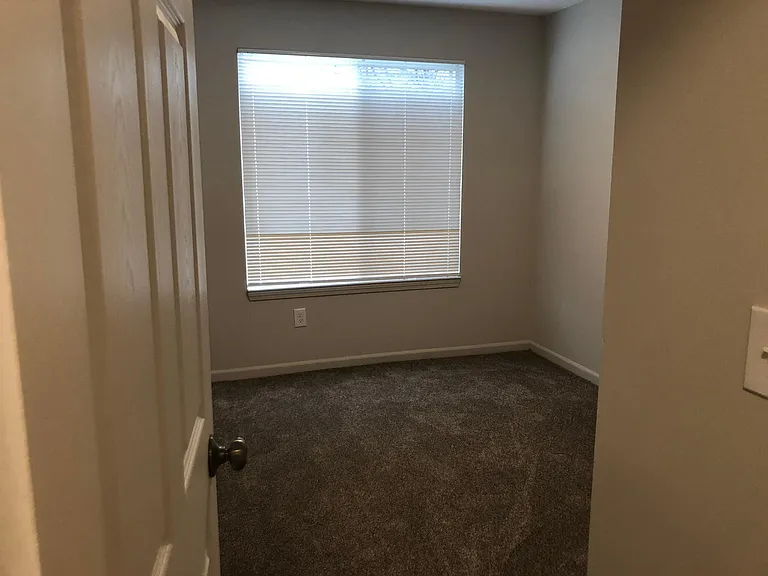30196 Wedgewood Cir — Photo 11