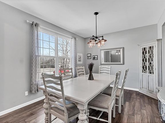 Large separate dining room to fit the whole family.