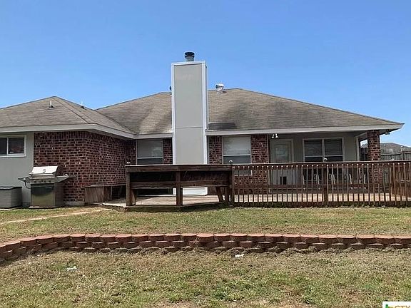 3rd image of 2803 Eastwood Dr