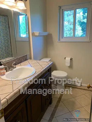 2821 N Weaver Cir #2 Photo 1