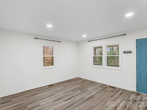 3rd image of 500 3rd St