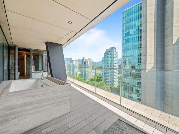 2 bedroom rental in Vancouver — photo 2