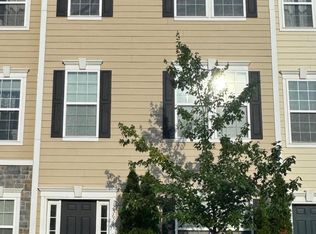 25628 Pleasant Valley Rd, Chantilly, VA 20152