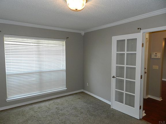 3rd image of 3904 Holleyberry Ln