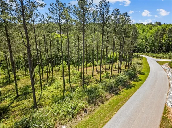 104 Coveside Ln, Six Mile, SC 29682