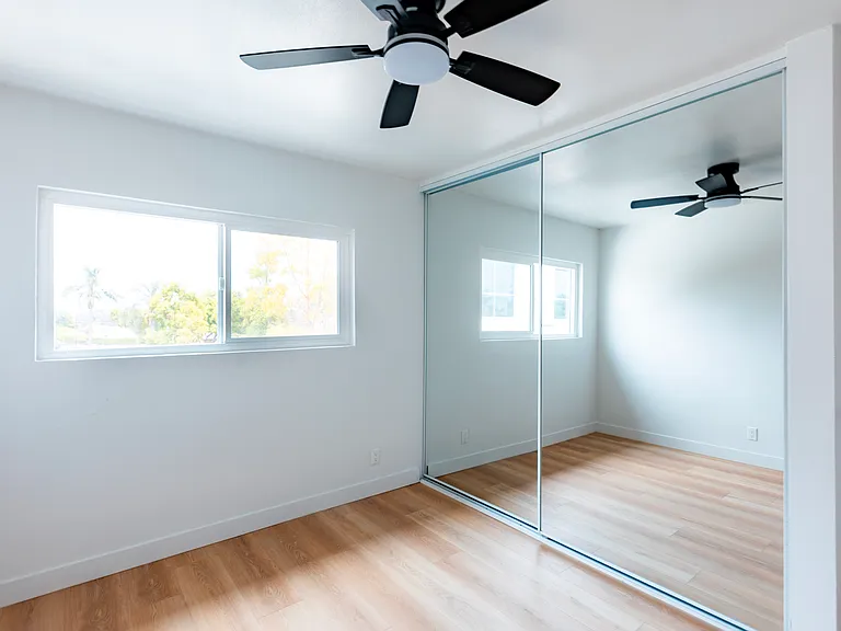 780 E Walton St #B — Photo 10