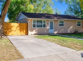 105 E Valley Dr, Gillette, WY 82716